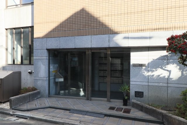 ロイヤルアーバン駒場東大 エントランス