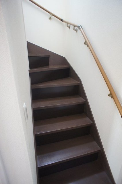 天台５丁目貸家 おしゃれなリビングです