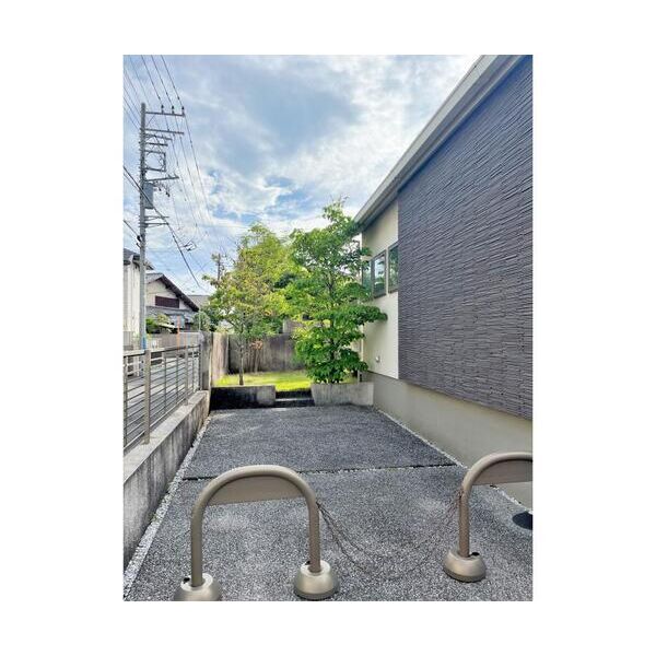 藤沢市鵠沼松が岡3丁目戸建 駐車場