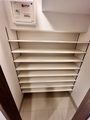 びゅうリエット横浜平沼402号室 シューズクローク　※現況優先