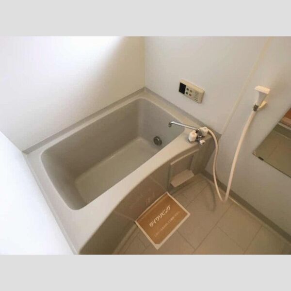 エクレーレ　B101号室 同建物別部屋の参考画像