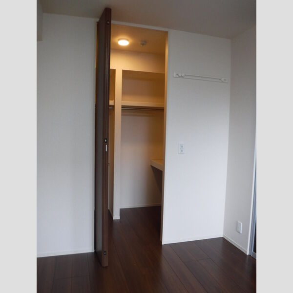 ラテル306号室 ウォークインクローゼット