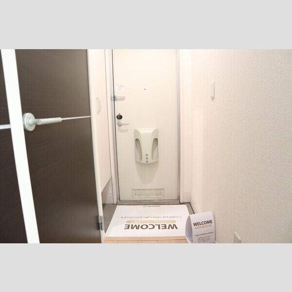 メゾン シャトル 玄関