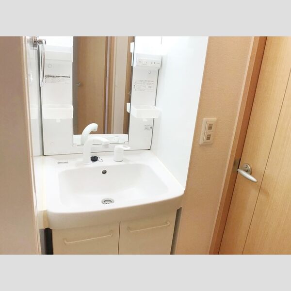 アヴニール102号室 洗面所