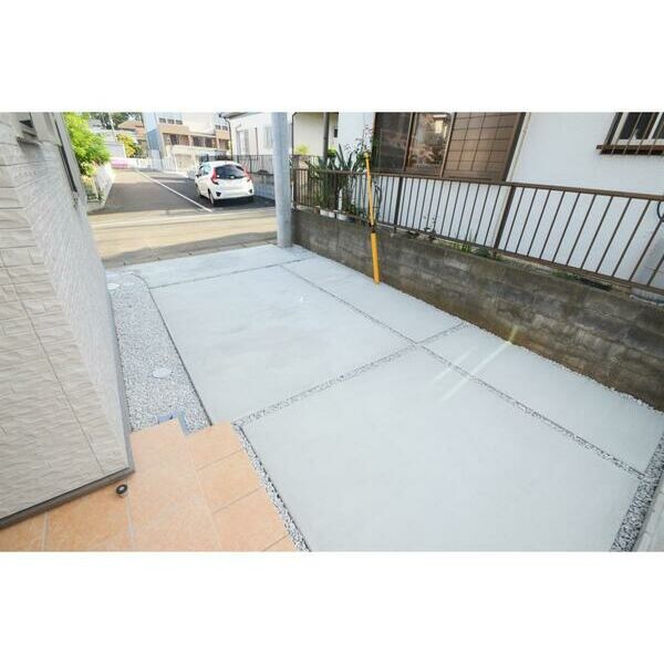 厚木市林3丁目戸建 駐車場