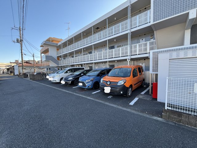 エルフィール橋本 駐車場