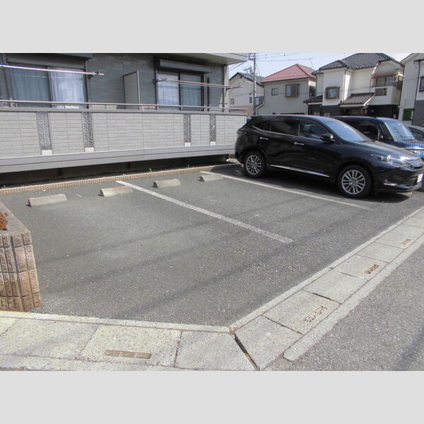 エスポワールMIYA 駐車場