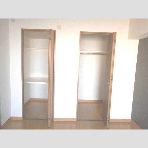 グラース 洋室　物入