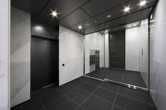 YOTSUYA　RESIDENCE エントランス