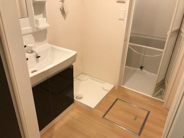 コリーナ本郷台102号室 脱衣所