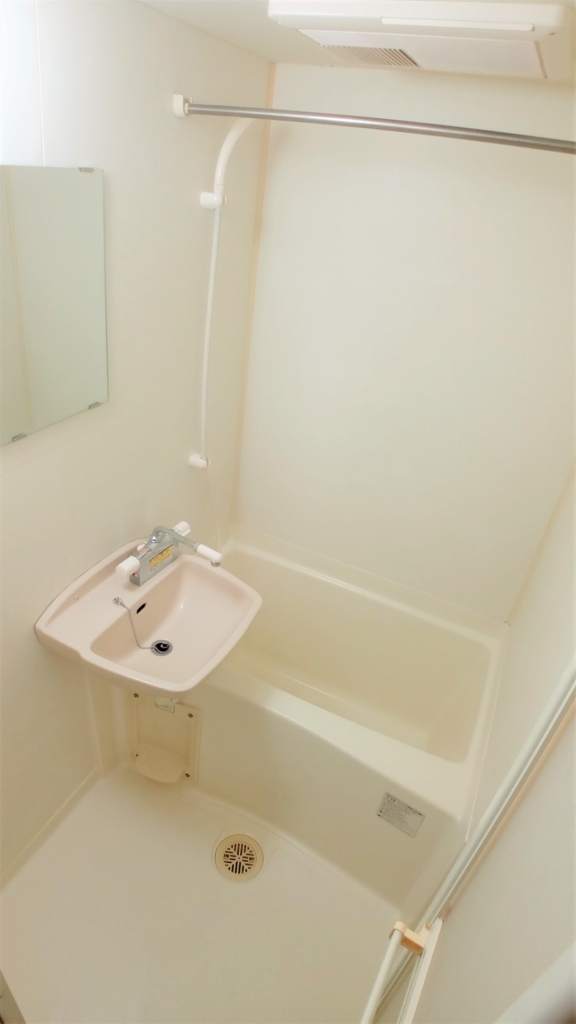 レオパレスグランシャリオ206号室 お風呂