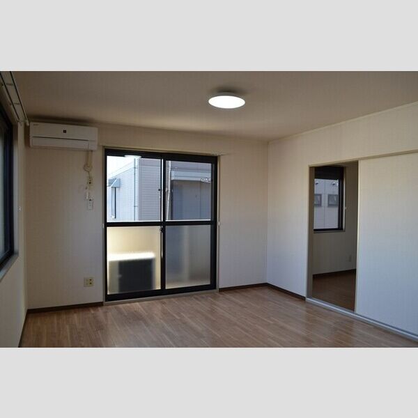 グリーンパーク白旗　A リビングダイニング(別角度)