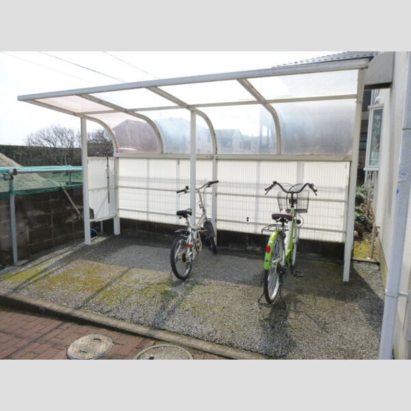 サニーコートカノウB101号室 駐輪場