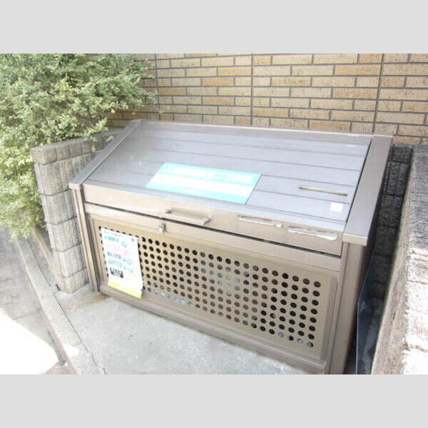 グランモア千歳烏山206号室 ゴミストッカー