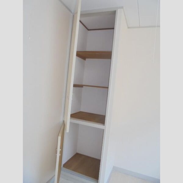 調布ハイムピア210号室 収納