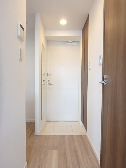 ガーラ・ヒルズ氷川台2階 人感センサー付照明