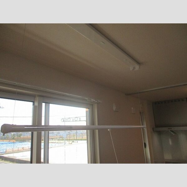 マノワール　ブリーズ(manoir brise)　A棟202号室 室内物干し