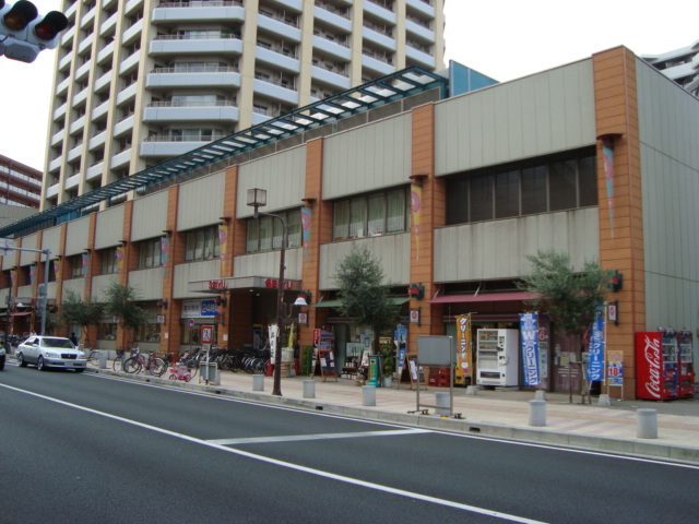 イーストフェザー まいばすけっと川口本町1丁目店まで93ｍ