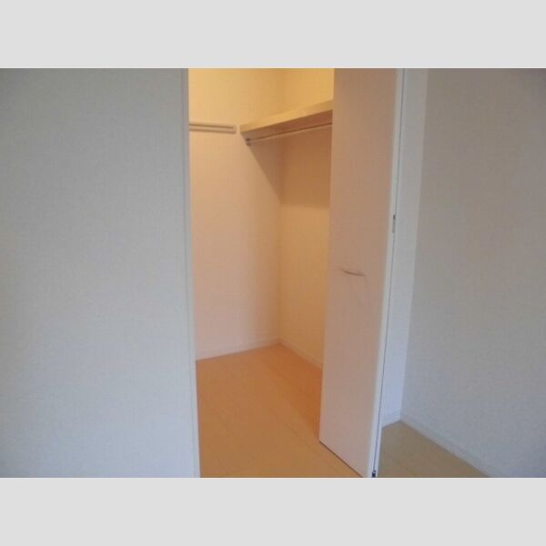 ソレアード202号室 洋室6.5帖 ウォークインクローゼット