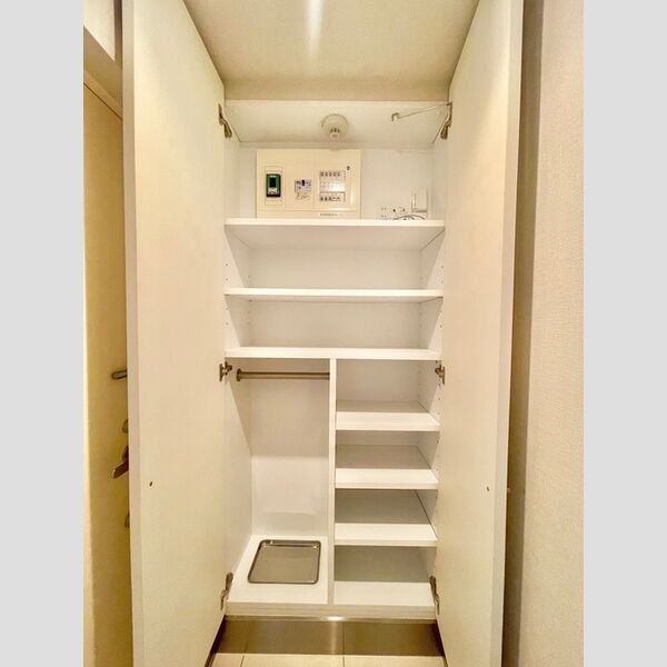 カスタリア目黒鷹番0507号室 シューズボックス