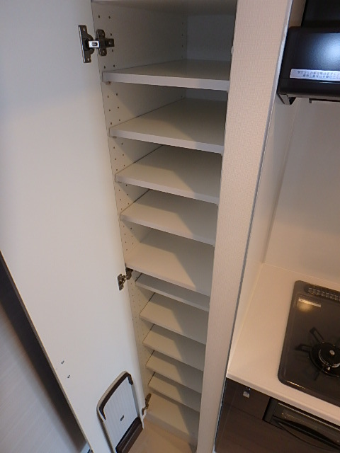 アーバンヴィスタ立川 ◆傘も入る、収納力の高いシューズクローゼット◆