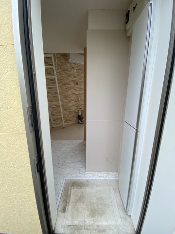 ユナイト石川町エドワードの杜201号室 玄関