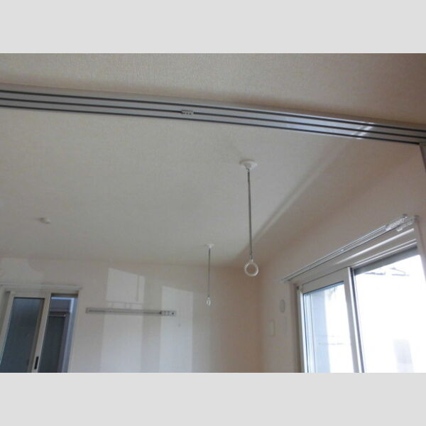 ロイヤル　オーク101号室 室内物干し