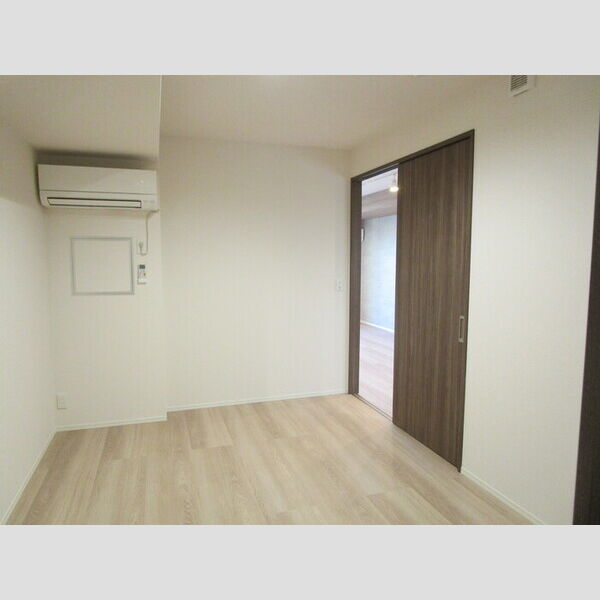 ラ・ペッシュ110号室 洋室