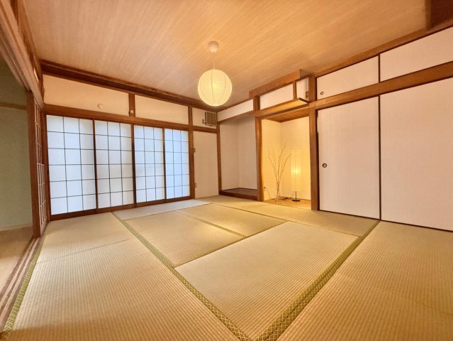 平塚市寺田縄戸建て 10帖の和室です