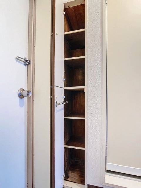 メゾン・ド・ジョワ1階 靴入