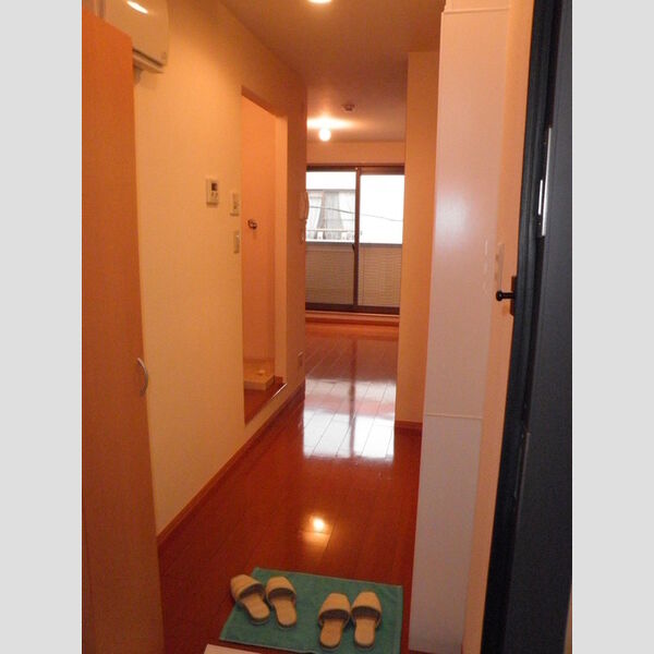 プリムローズ203号室 廊下