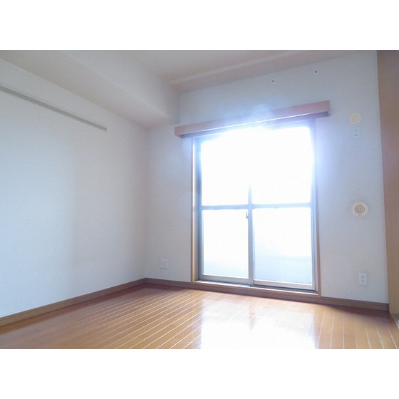 ロイヤルヒルズ浦和0302号室 洋室2