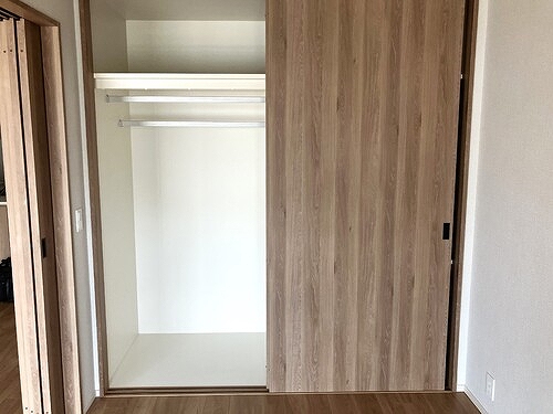 グレーシア湘南平塚海岸 洋室約5.7畳　クロゼット