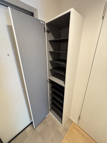 ウィンメゾン薬園台0101号室 収納力のあるシューズボックスです！