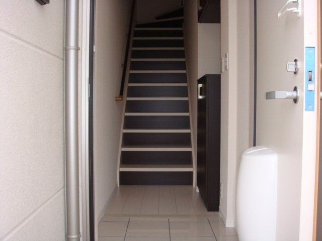 グランパ203号室 玄関