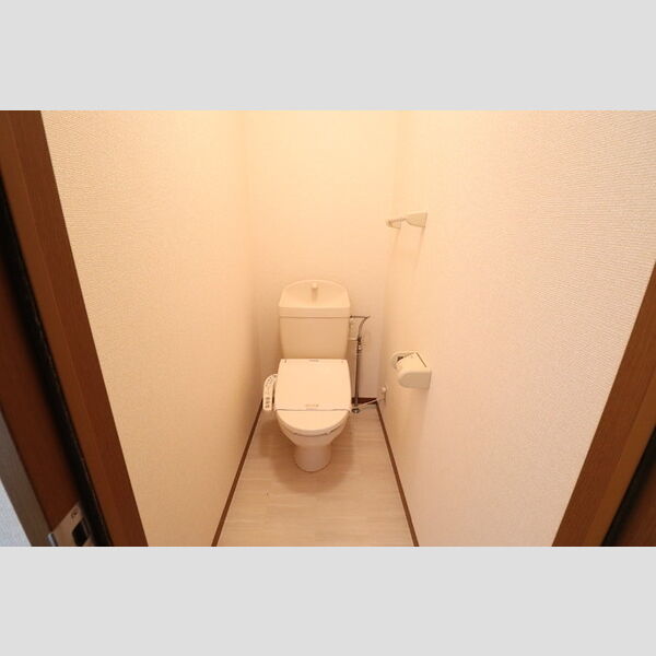 クローバーズヒル　B トイレ　温水洗浄便座