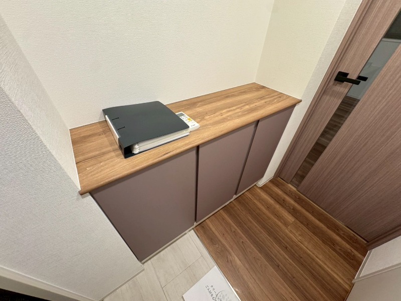 CREALpremier笹塚1階 下足入れ