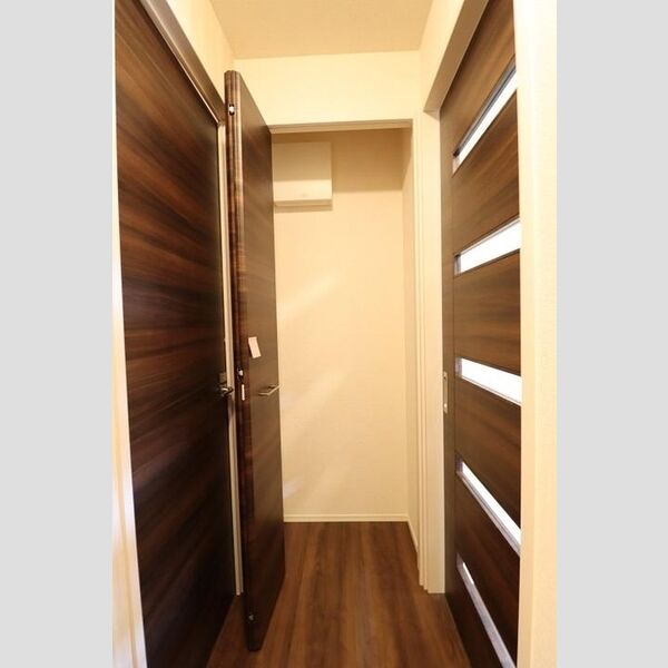 Amapola Annex(アマポーラ アネックス)115号室 廊下の収納