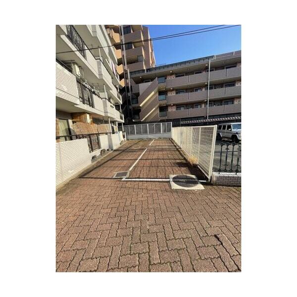 エスポワール南浦和 駐車場