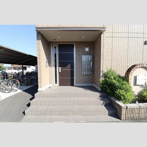 メゾンベール105号室 エントランス