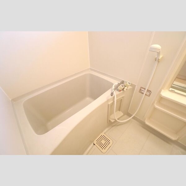 イーストハウス102号室 バス