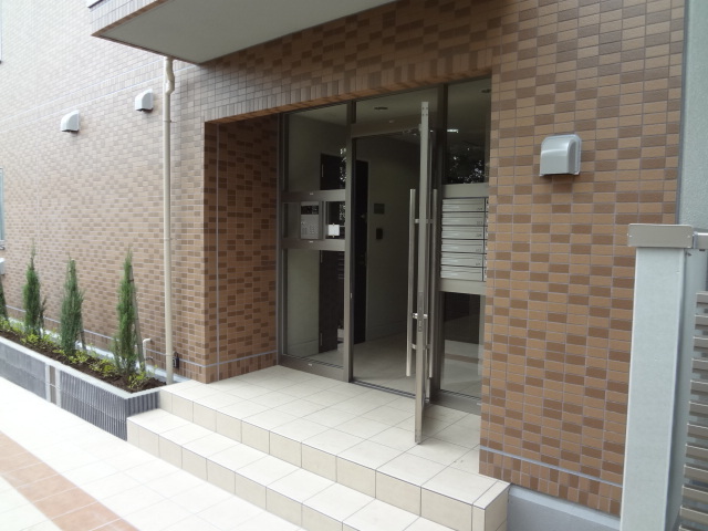 チェスナット鷺宮0205号室 エントランス