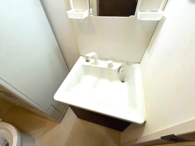 レガリア新丸子203号室 ※クリーニング前の写真です。