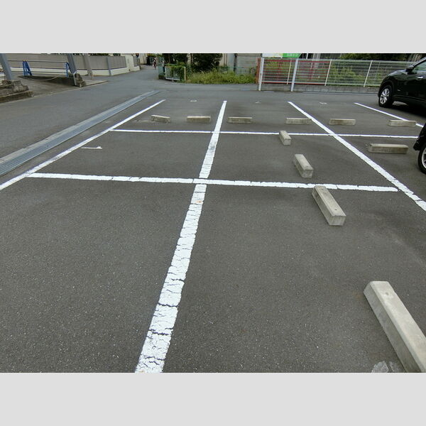 ディアベルジュ 駐車場