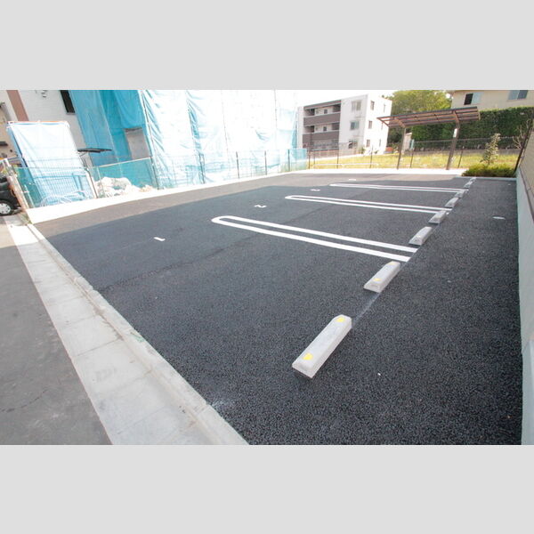 シャトレー 駐車場