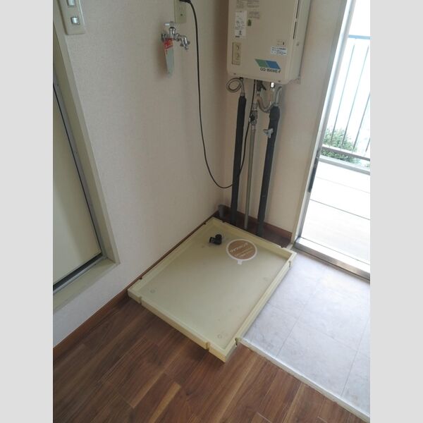 ハイツ井上　A102号室 室内洗濯機置場です。