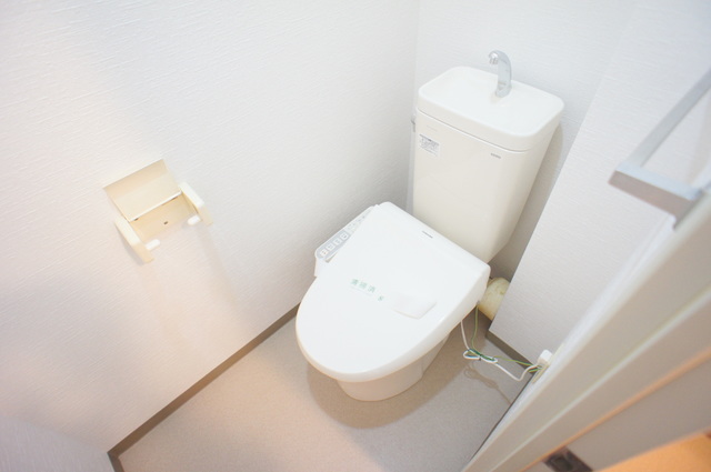 リヴェール清0302号室 清潔感のあるトイレです