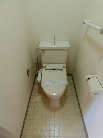 クレセントハイツ トイレ