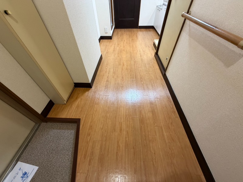 川本ビル2階 玄関
