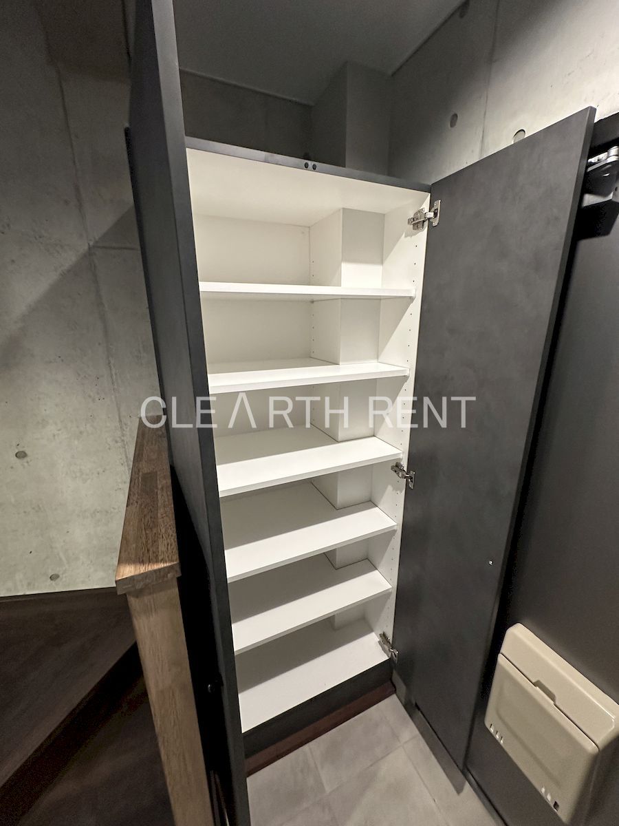 ルミナス池袋本町1階 縦型のシューズボックス